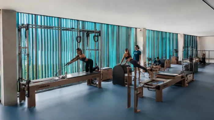 Sala de pilates do projeto Surf Center São Paulo